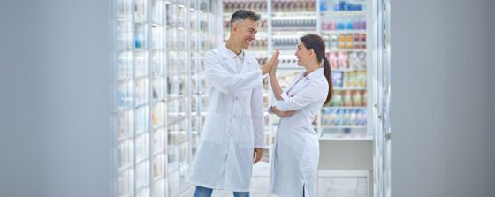 Devenir Pharmacien Titulaire : Le Rôle Clé des Groupements d’Officines