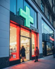 Chiffres clés des Pharmacies 2025 : évolution, défis et perspectives