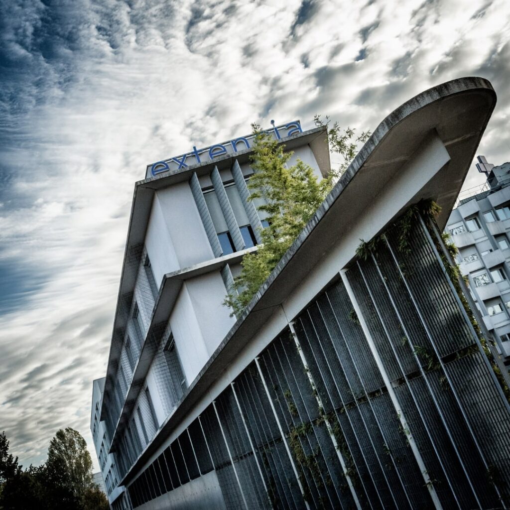 Bâtiment Extencia à Bordeaux, siège historique du cabinet d’expertise comptable et de conseil, symbole de son ancrage régional et de sa vision nationale.