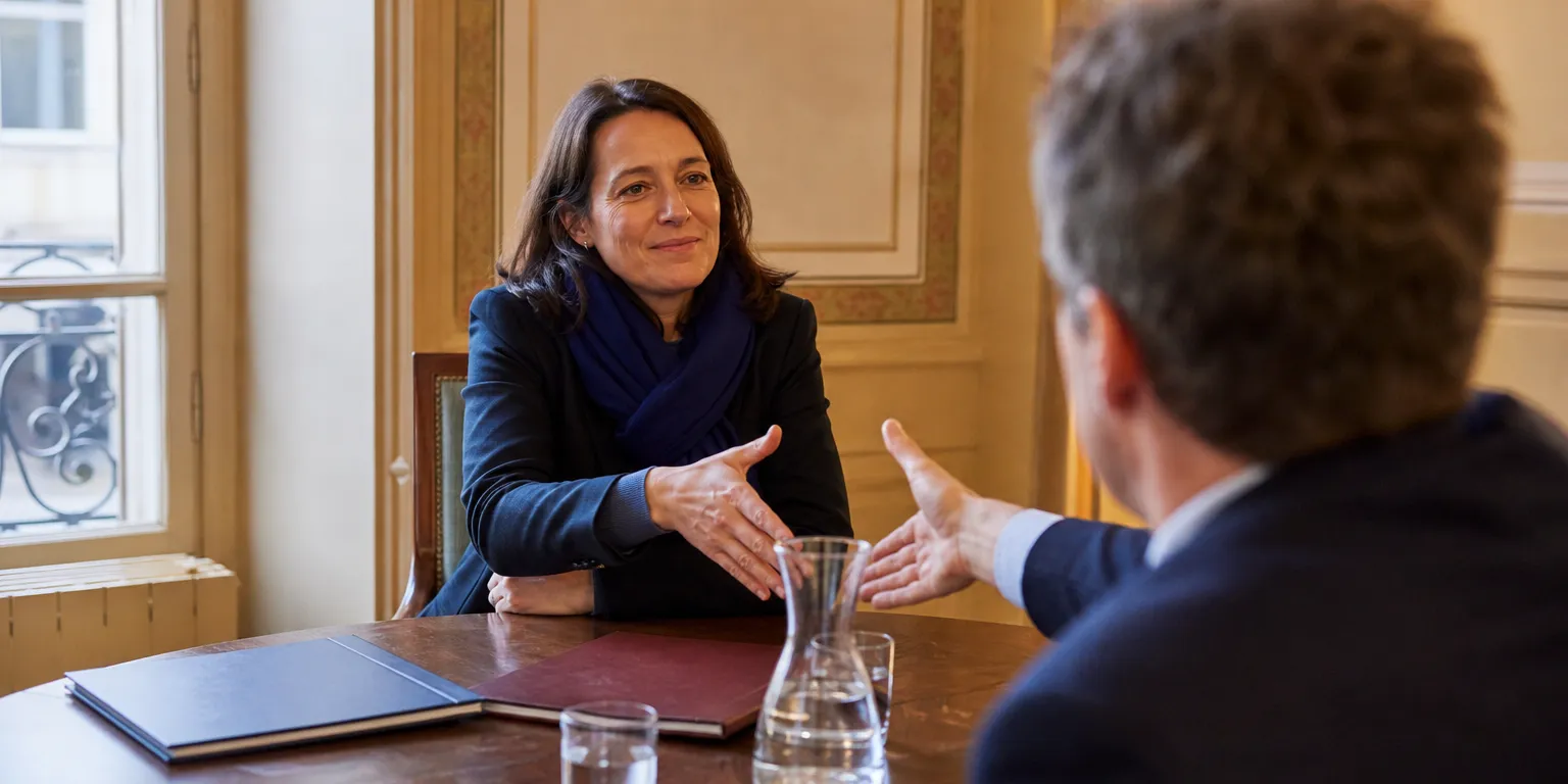 Médiation entre une entreprise et l'administration : échange apaisé qui interrompt les délais de recours