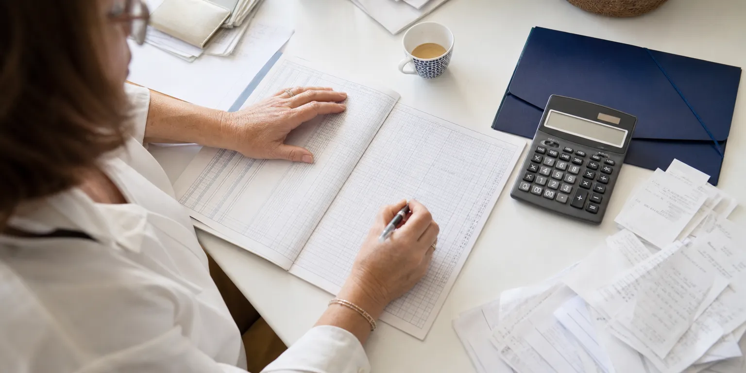 Calcul des recettes lucratives d'une association pour vérifier le seuil de franchise des impôts commerciaux