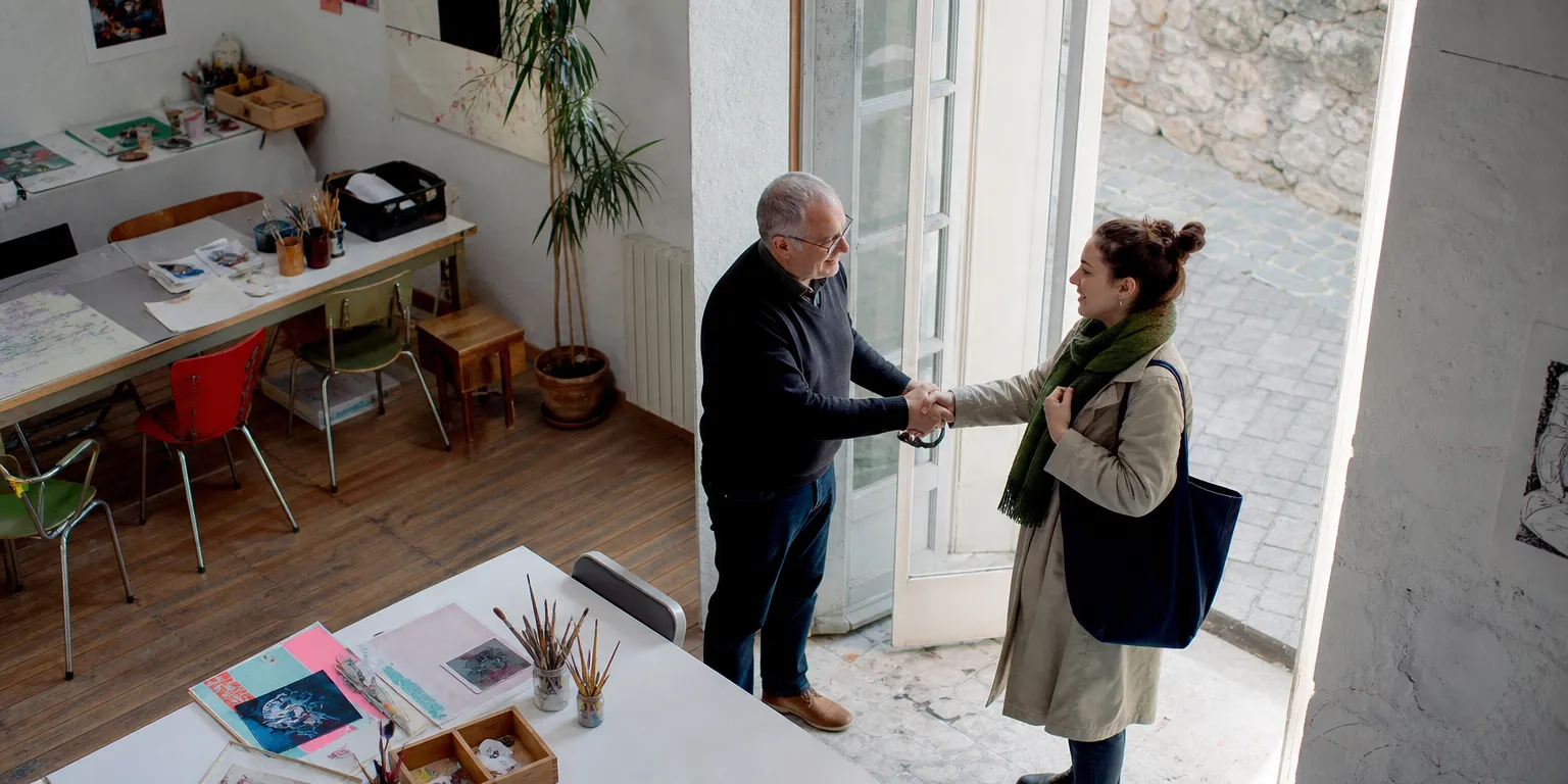 Président d'association accueillant le premier salarié