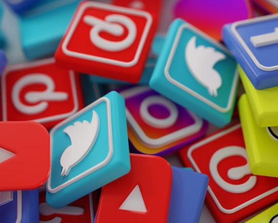 reseaux sociaux pharmacies idées contenus
