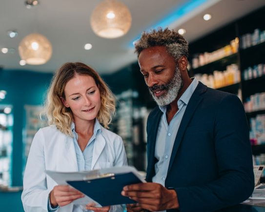 Pharmacien consultant un expert pour une reprise d’officine